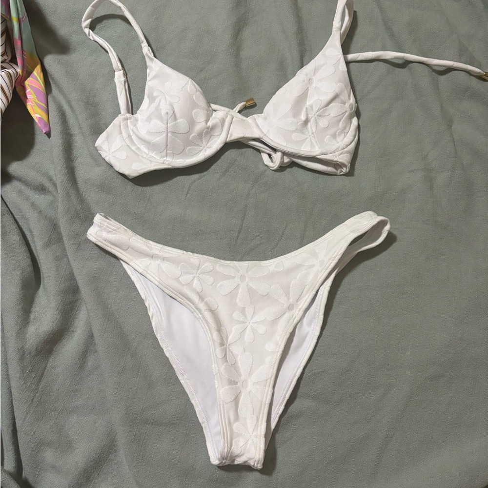 Kenny flowers Santorini bikini